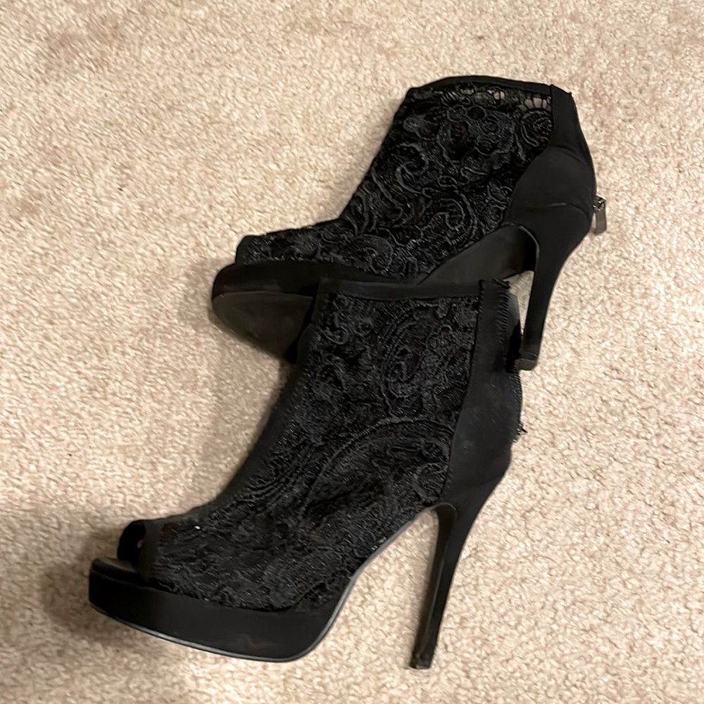 High heel lace shoes